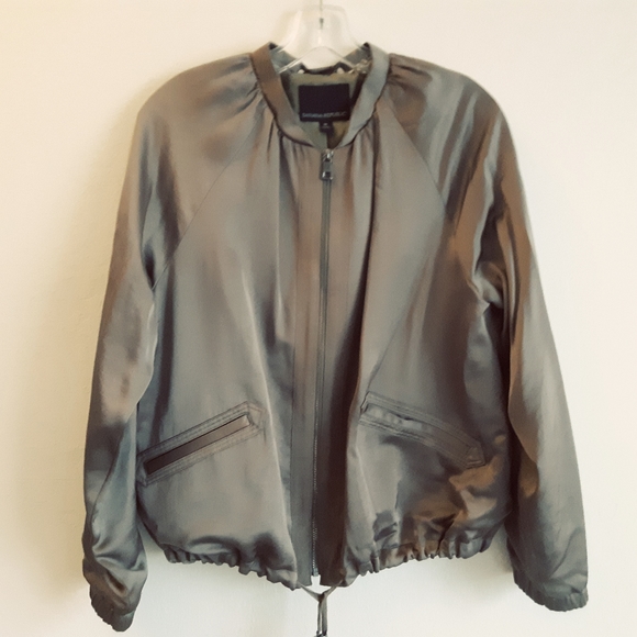 Banana Republic Jackets & Blazers - Banana Republic Satin Like Bomber Jacket Olive